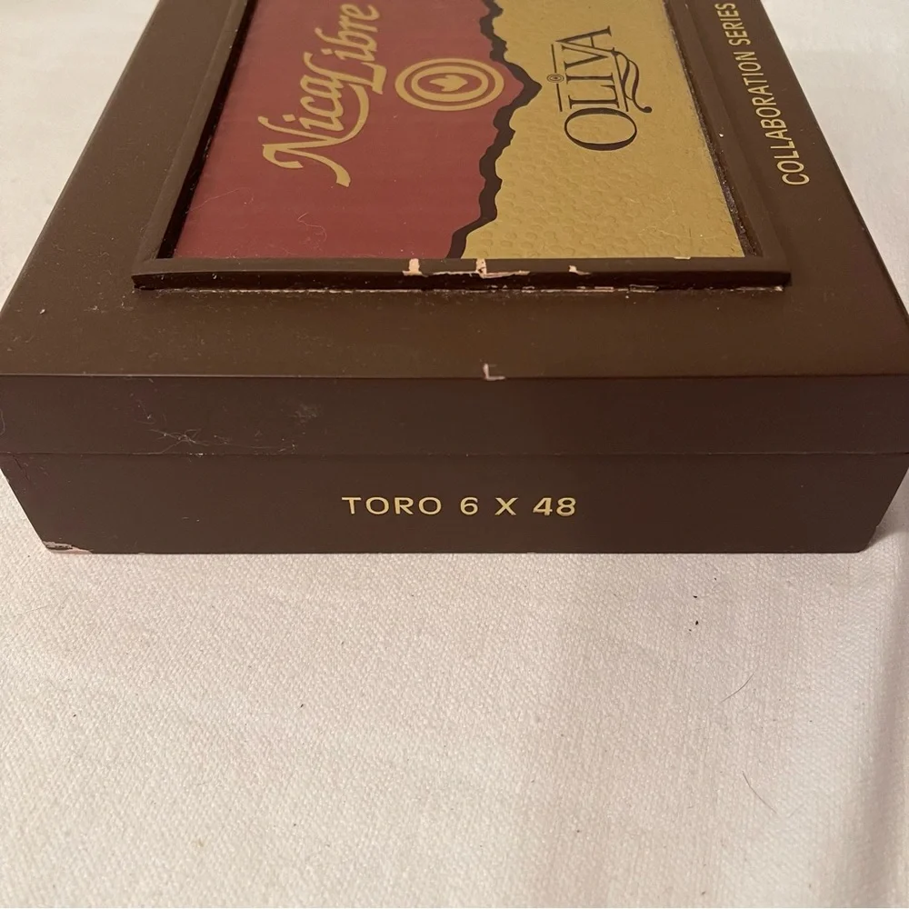 Tight Fitting Snap Closure Latch Wooden Cigar Box